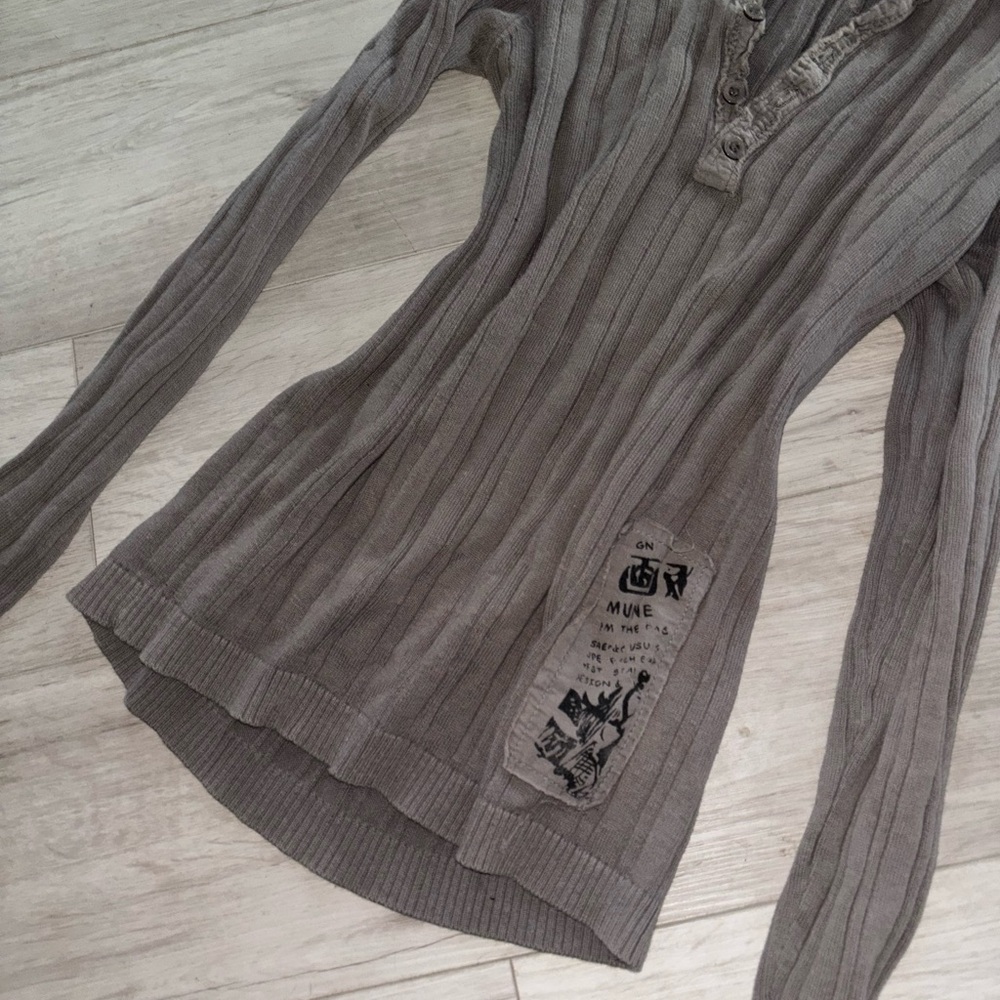 Urban Behavior Gray Ribbed Henley Long Sleeve Top with Graphic Trim